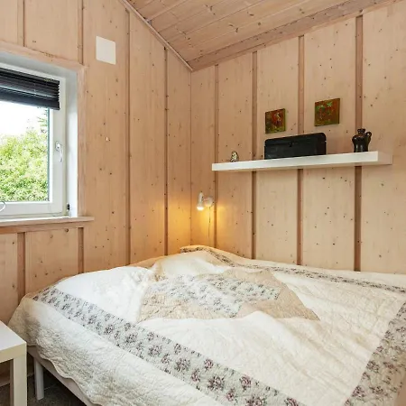 Duevaenget Iv * Hemmet