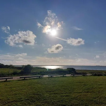 6 Person In Hemmet-by Traum *