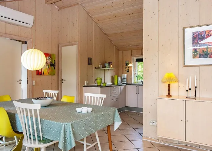 6 Person In Hemmet-by Traum